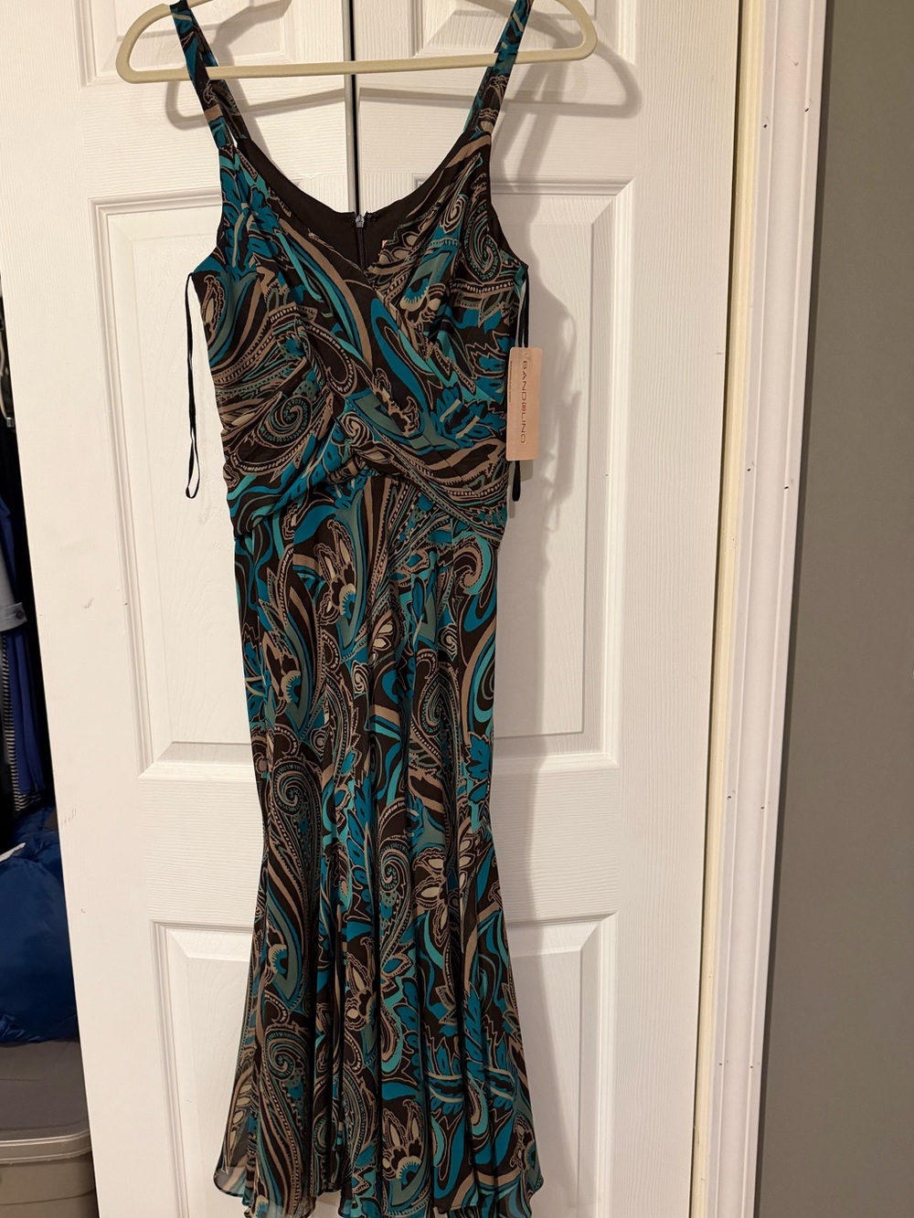 Bandolino Faux Cross Over Spaghetti Strap Dress, NWT, Gorgeous Mid Length